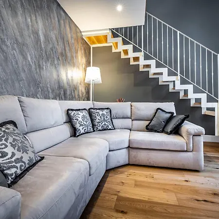 Yid Capo Di Luxury In