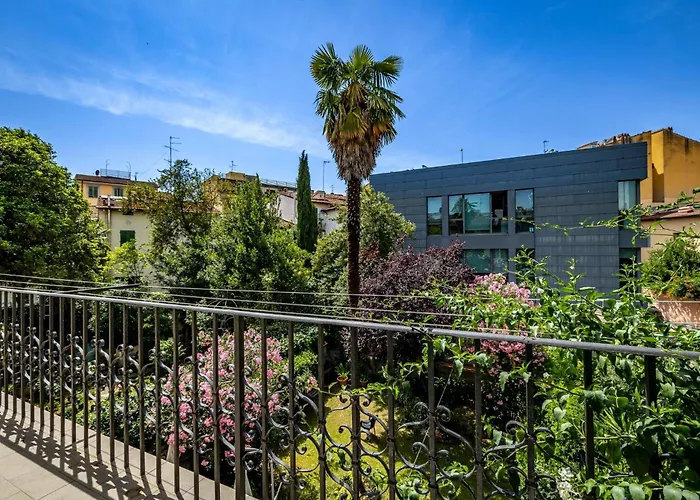 Yid Capo Di Luxury In Firenze